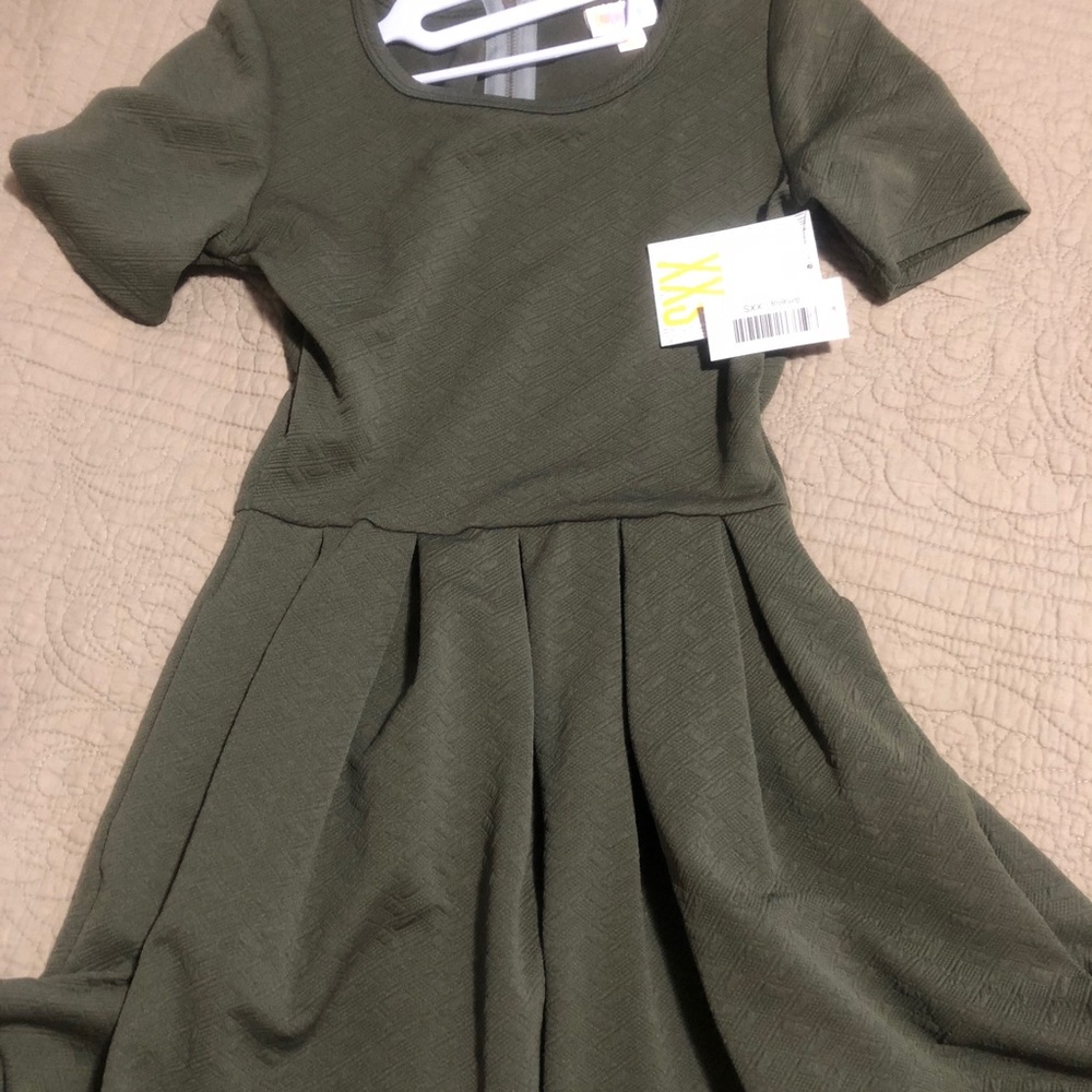 LuLaRoe XXS Amelia dress NWT